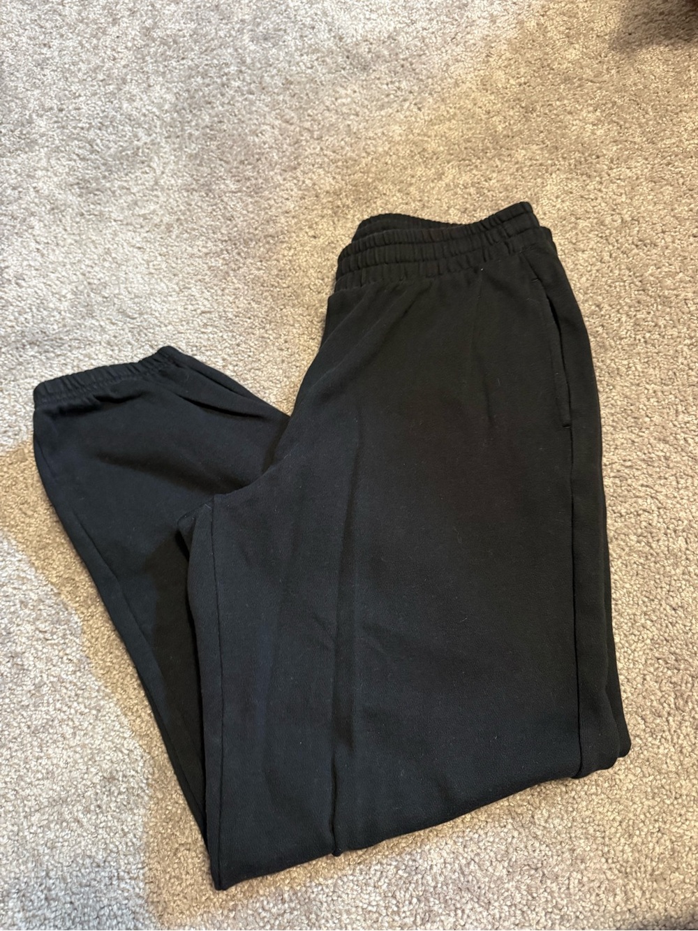 Old Navy black sweatpants size M #oldnavy #loungewear
